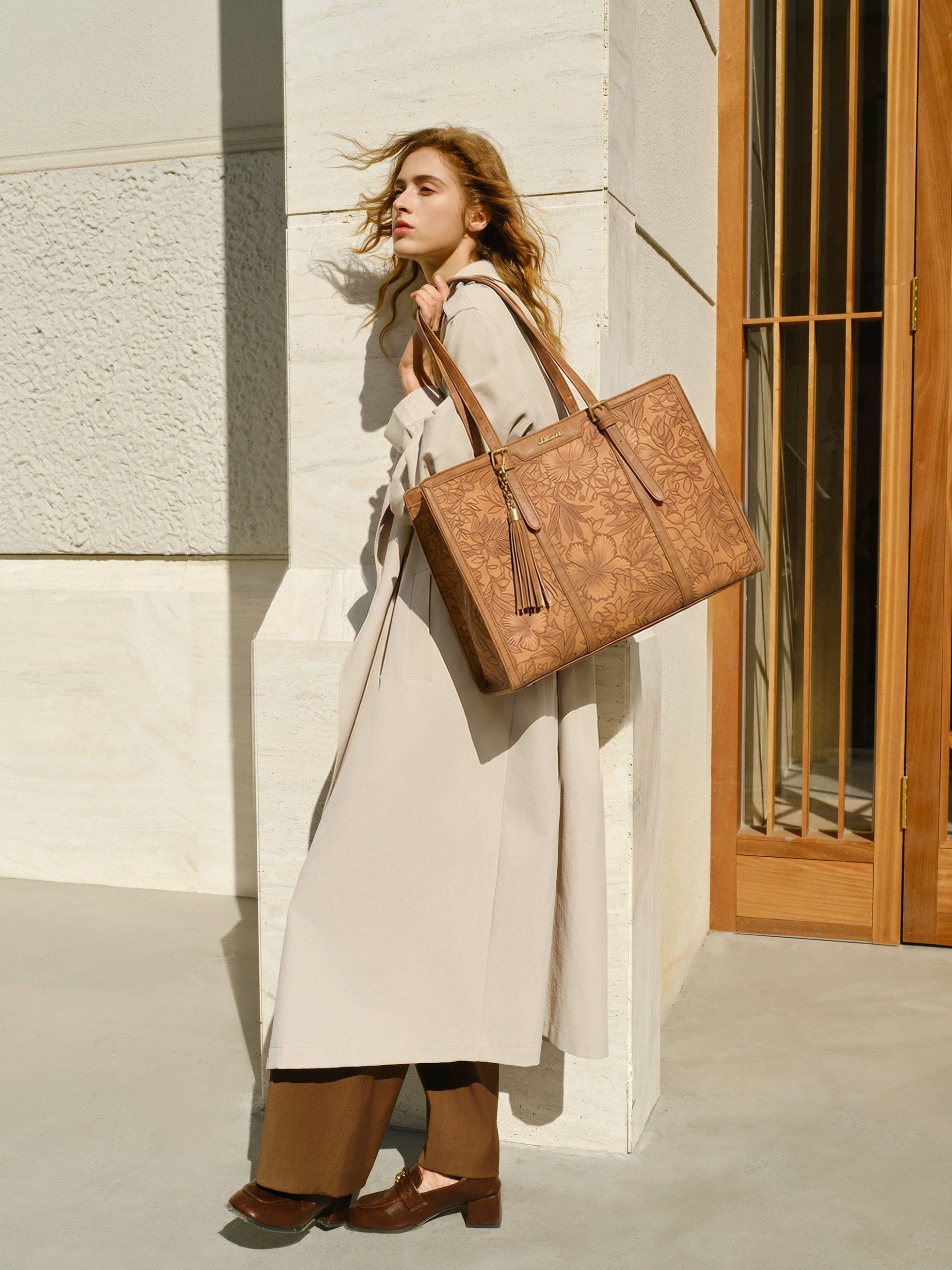 Vintage Embossed Leather Laptop Tote. 15.6 17.3 - Image 2